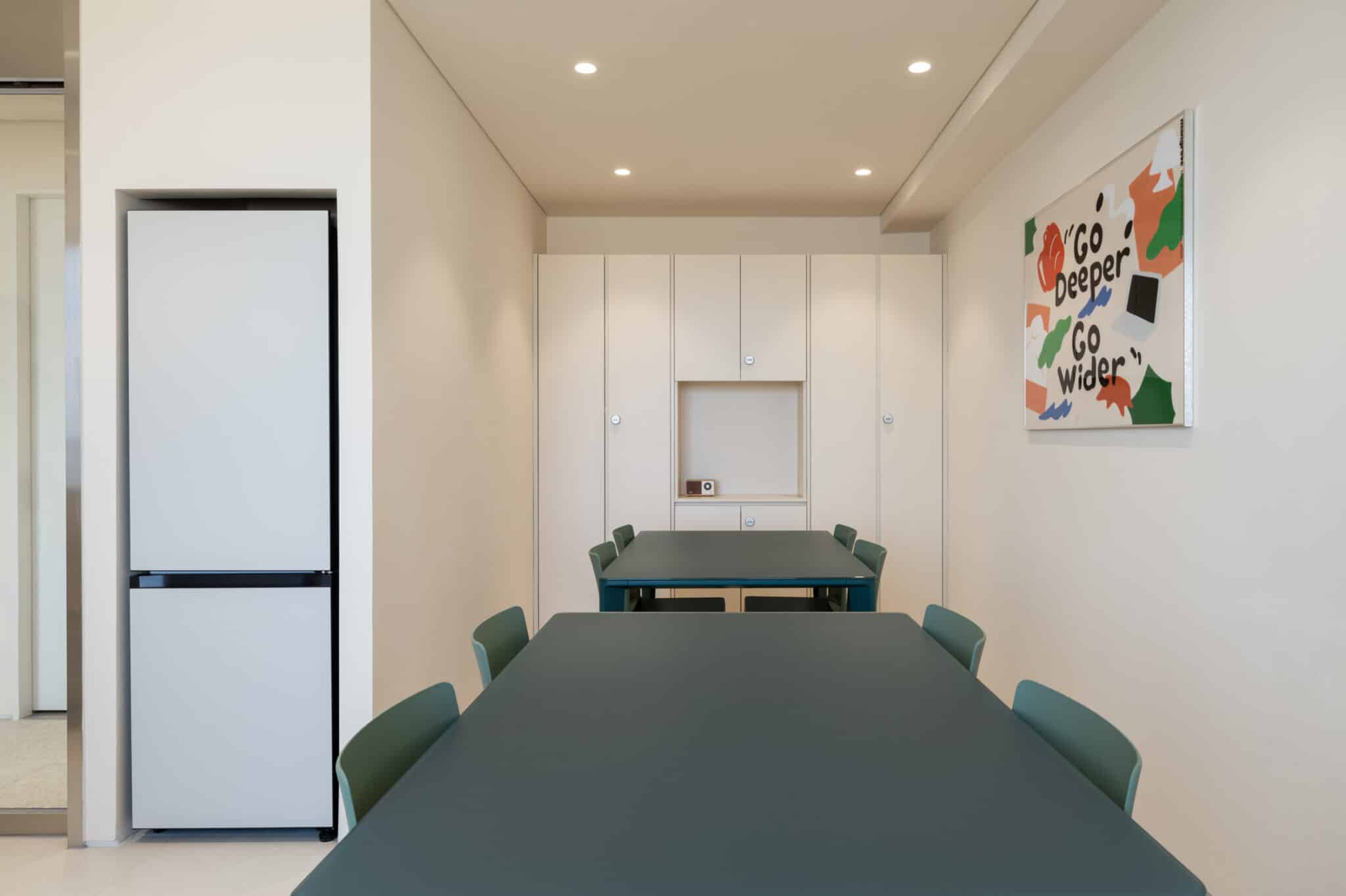 공용공간 테이블