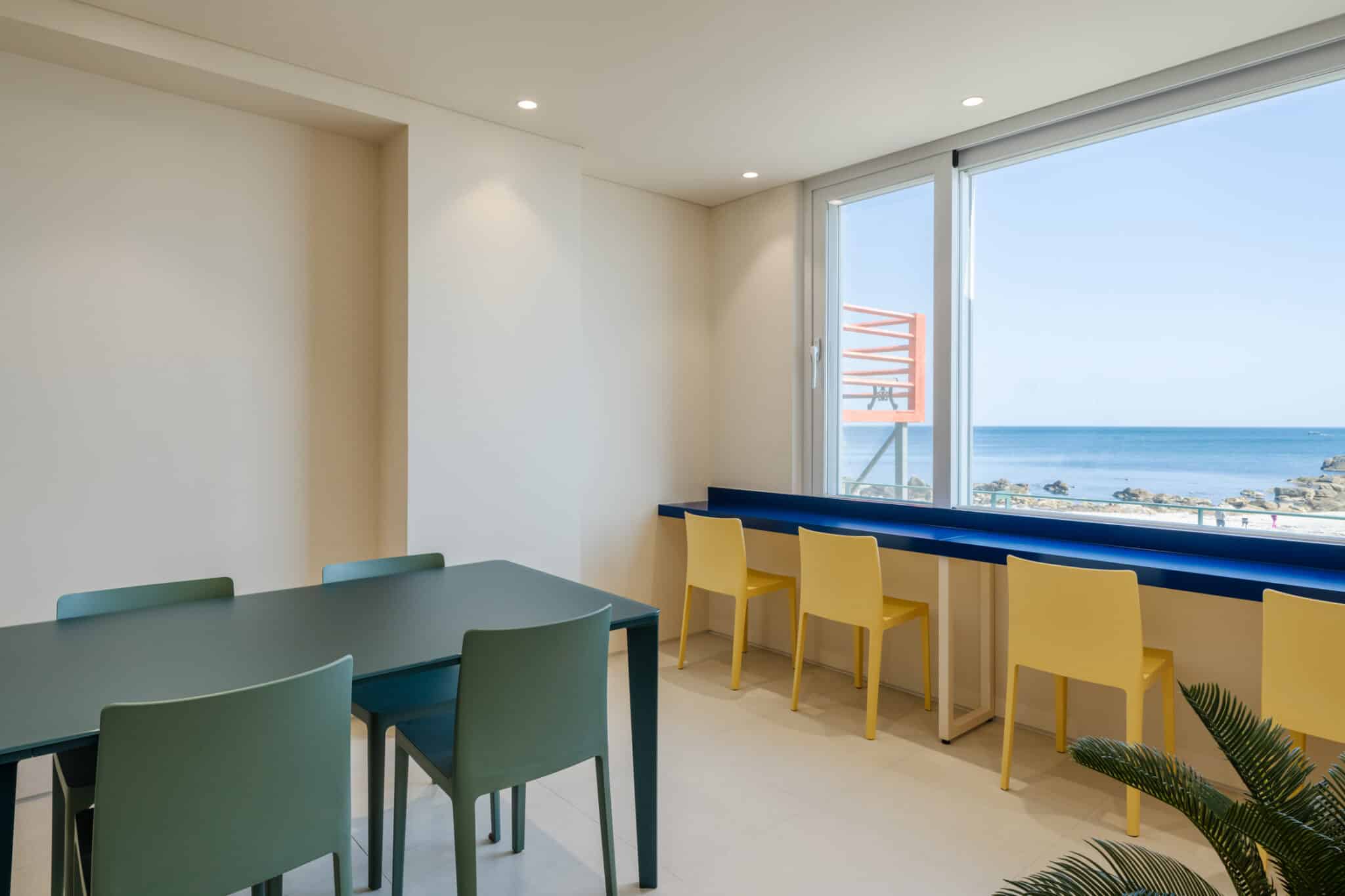 바다전경 테이블